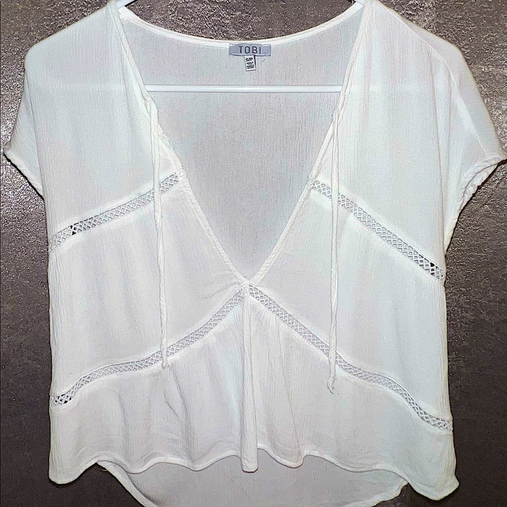 TOBI Breezy White Top with Optional Ties